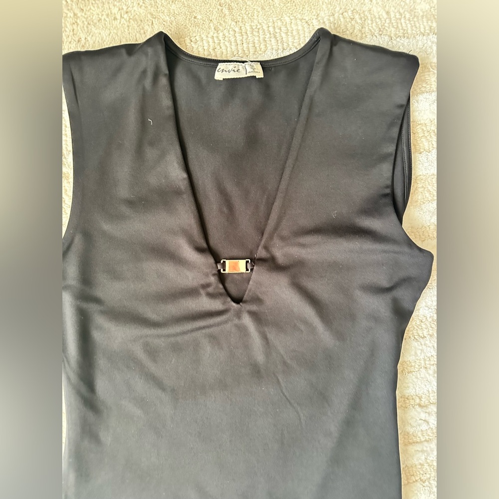 Elegant Black Sleeveless Bodysuit - Picture 8 of 9